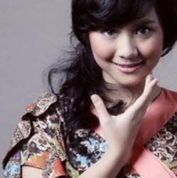 Listen online free Gita Gutawa Kembang perawan, lyrics.
