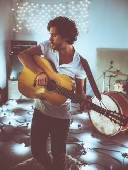 New and best Jack Savoretti songs listen online free.