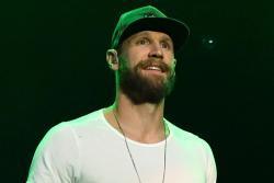Listen online free Chase Rice Lonely If You Are, lyrics.